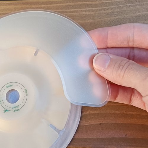 Hydrokoloidowe półpierścienie uszczelniające  dla wzmocnienia i przylepca i spokoju ducha