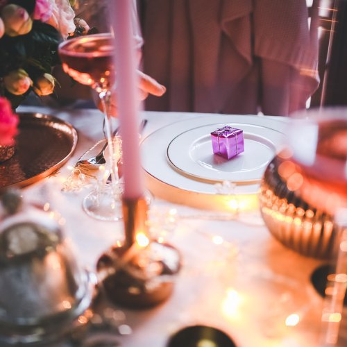 Stoma kolędowanie, czyli o czym pamiętać idąc na świąteczną kawę